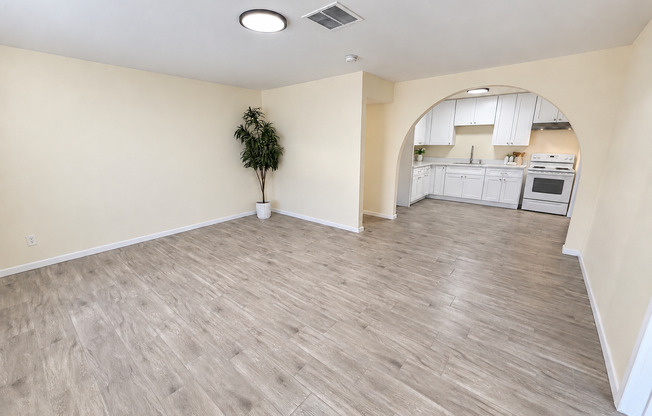 Spacious 5-Bedroom Home with 2 Baths – Plenty of Room to Live & Entertain