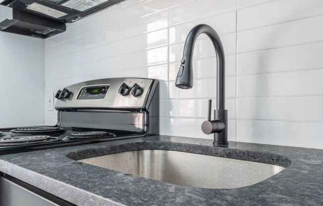 2 beds, 2 baths, 1,000 sqft, $1,627, Unit 27