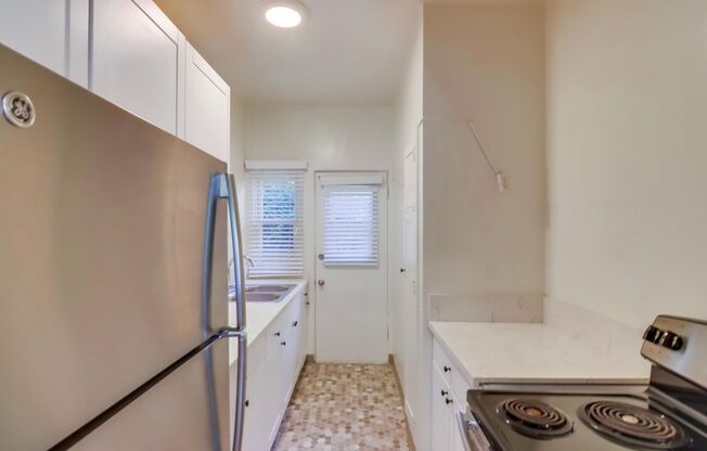 1 bed, 1 bath, $1,995, Unit 229