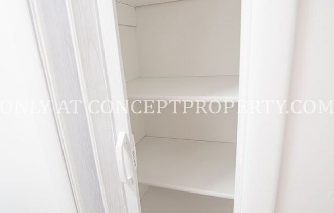 2 beds, 1 bath, 935 sqft, $1,399, Unit 15