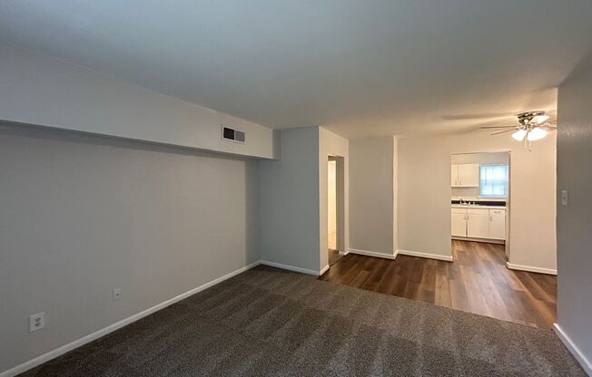 2 beds, 1 bath, $895, Unit MA9133