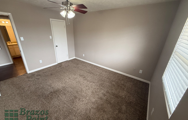 1 bed, 1 bath, 640 sqft, $825, Unit 220