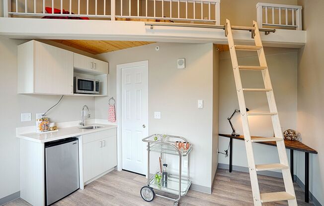 Studio, 1 bath, 156 sqft, $1,195, Unit B8