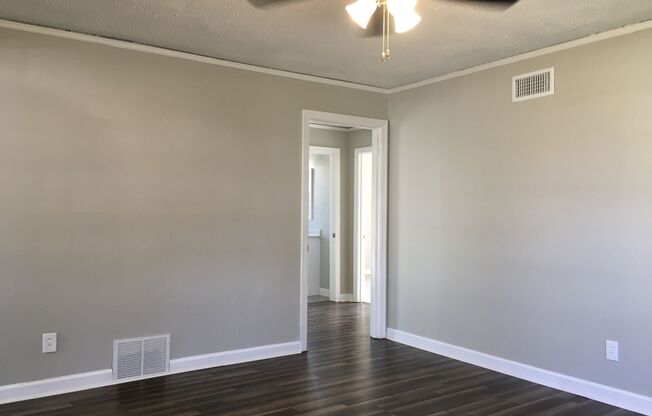 3 beds, 1 bath, $1,195