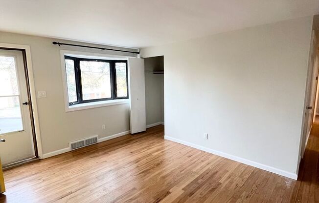 Beautiful 3 Bedroom 1 Bathroom in Penn Hills- Central AC, Hardwood Floors, Integral Garage - Available 9/1!