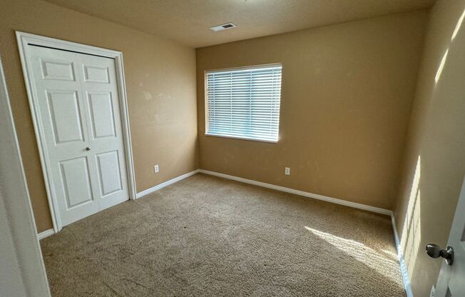 Beautiful top floor 3 bedroom 2 bath condo in Lehi