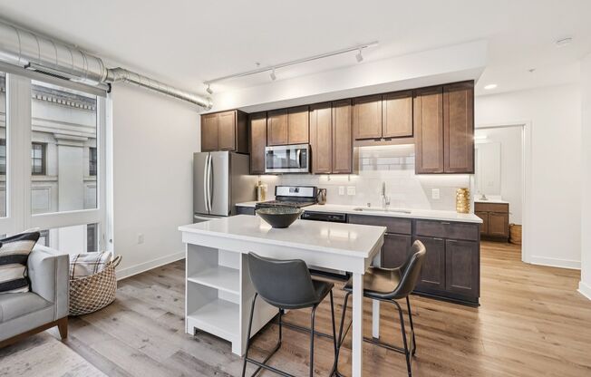 2 beds, 2 baths, 945 sqft, $1,925, Unit 606