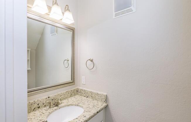 1 bed, 1.5 baths, 706 sqft, $1,160