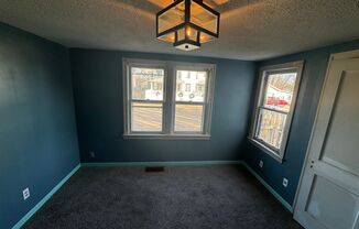 3 beds, 2 baths, $1,149