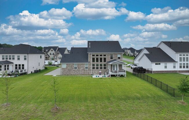 **EXECUTIVE 2022-BUILT HOME IN WILLIAMSON COUNTY ZONED FOR PAGE MIDDLE AND PAGE HIGH**