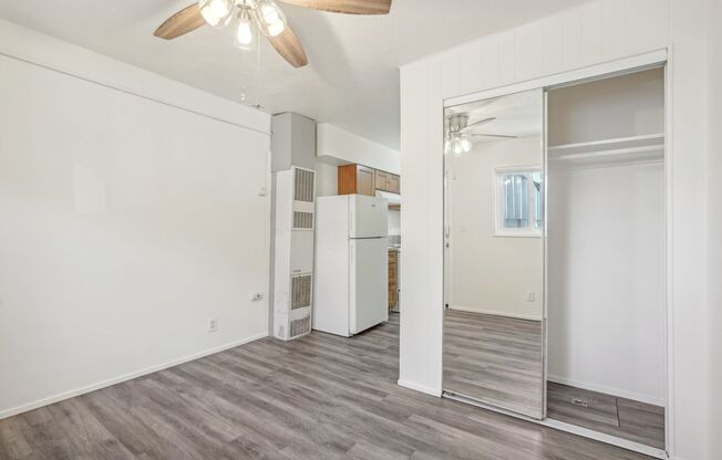 Studio, 1 bath, 200 sqft, $995, Unit 06