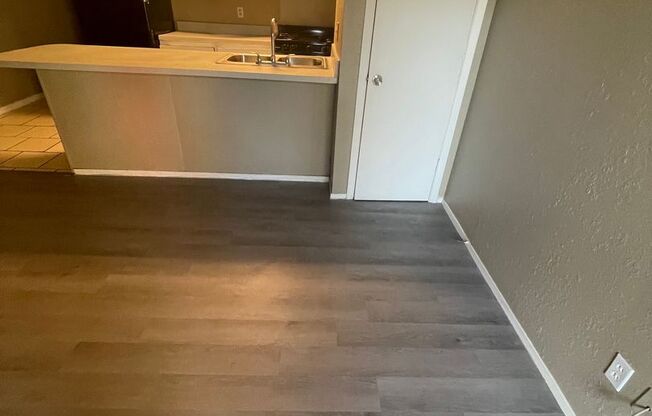 1 bed, 1 bath, 592 sqft, $695, Unit 113W