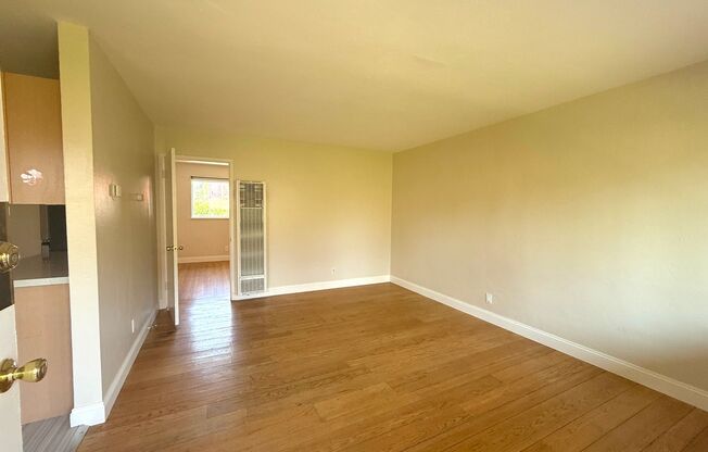 3012 Deakin