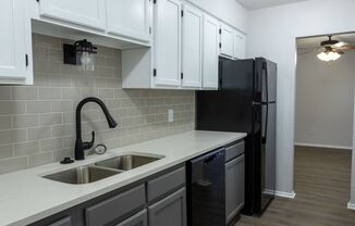 1 bed, 1.5 baths, 800 sqft, $995, Unit 104