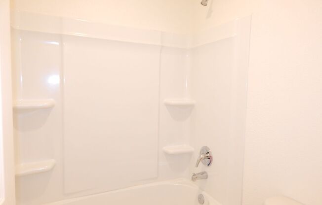 2 beds, 1 bath, $1,450