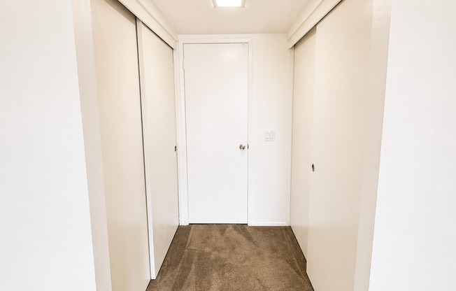 1 bed, 1 bath, 630 sqft, $2,035, Unit 18