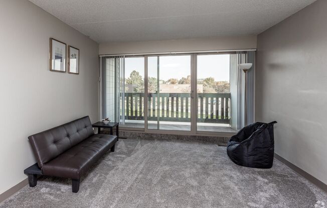 2 beds, 1 bath, 1,025 sqft, $1,049