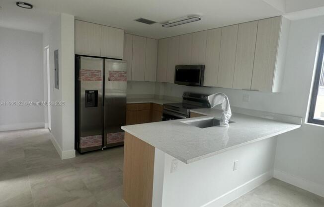 5423 NE MIAMI CT
