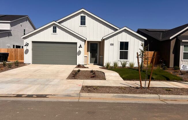 Beautiful Brand New home for rent in Visalia!