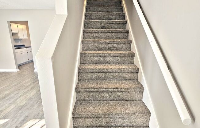 2 beds, 2.5 baths, 1,372 sqft, $995, Unit 5C