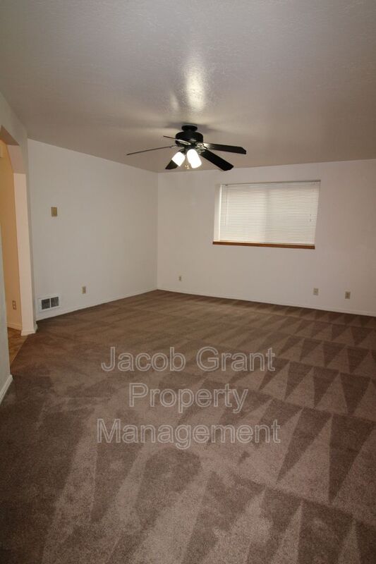 639 HOOPES AVE