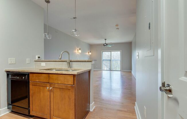 1 bed, 1 bath, $1,400, Unit # 407