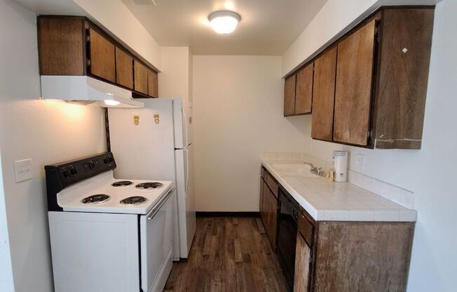 Studio, 1 bath, 400 sqft, $995, Unit 221