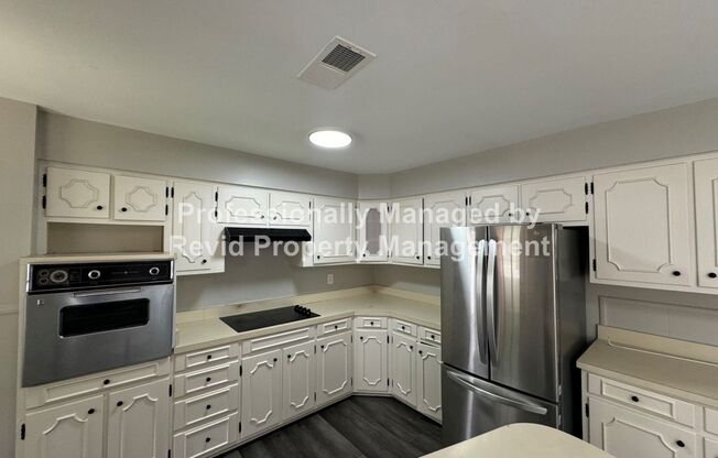 5 beds, 3 baths, $1,825, Unit 412