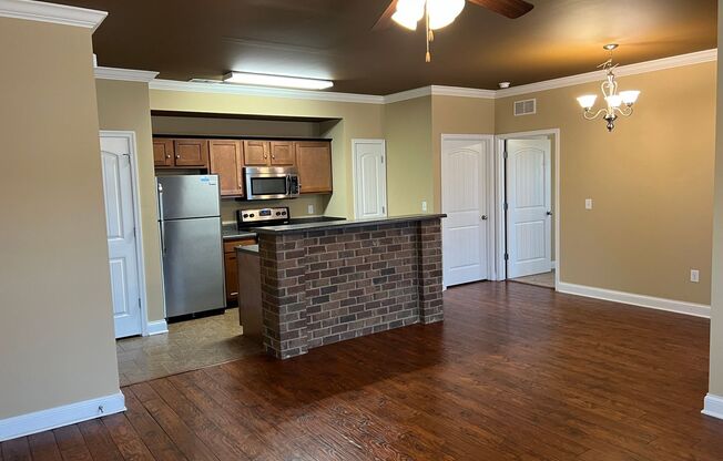 1 bed, 1 bath, 765 sqft, $825, Unit 125