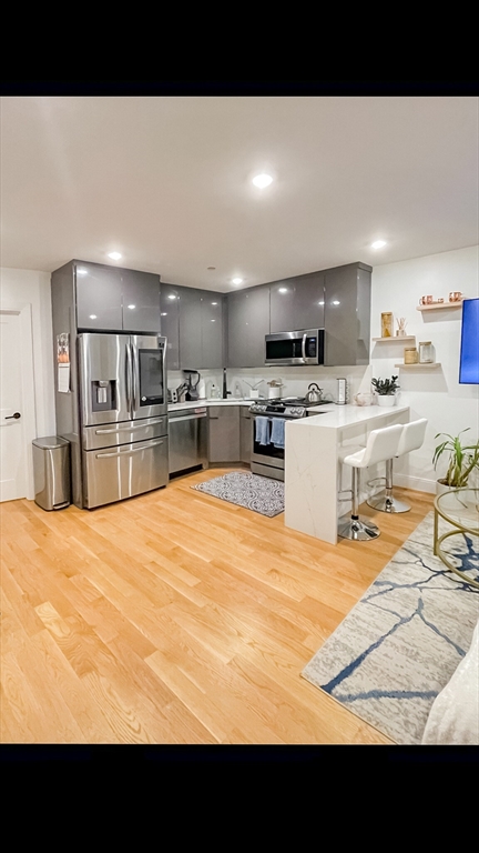 6 EVERETT PL
