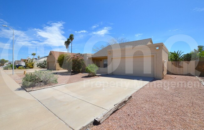 1559 E DRAKE DR