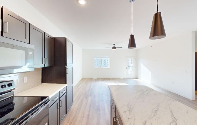 1 bed, 1 bath, 1,003 sqft, $1,295, Unit 7950-1313