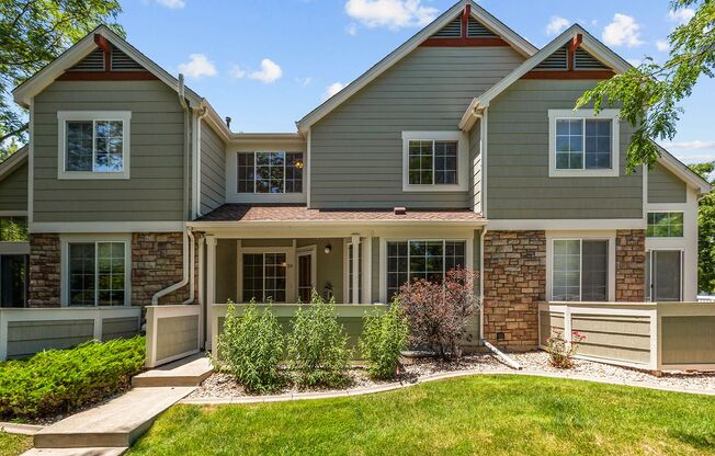 Beautiful 2 Bed 2.5 Bath Townhouse in SE Fort Collins!