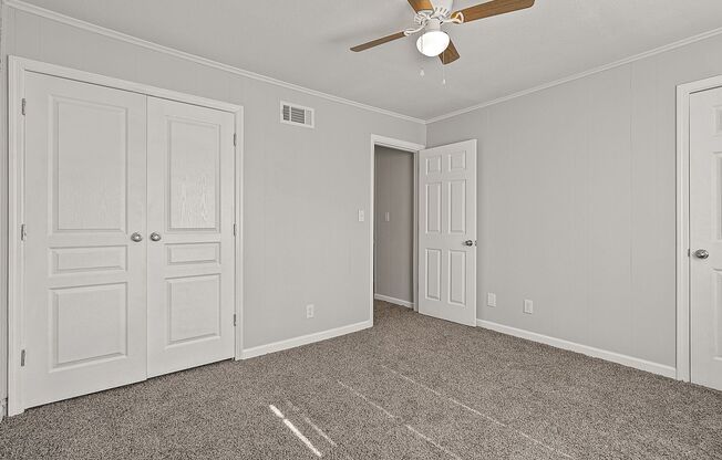 2 beds, 1 bath, 850 sqft, $850, Unit B2