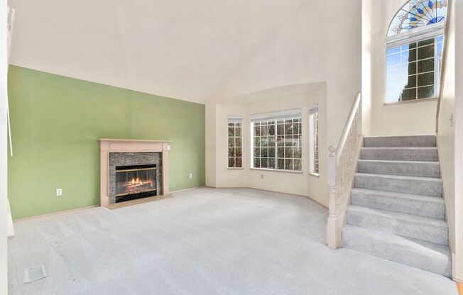 Beautiful 3 Bedroom Home in Bridle Trails