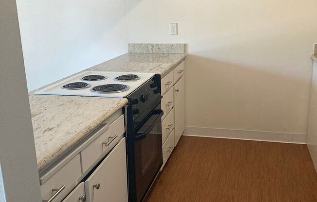 2 beds, 1 bath, 976 sqft, $1,950, Unit E301