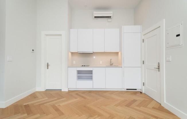Studio, 1 bath, 238 sqft, $2,625, Unit 6