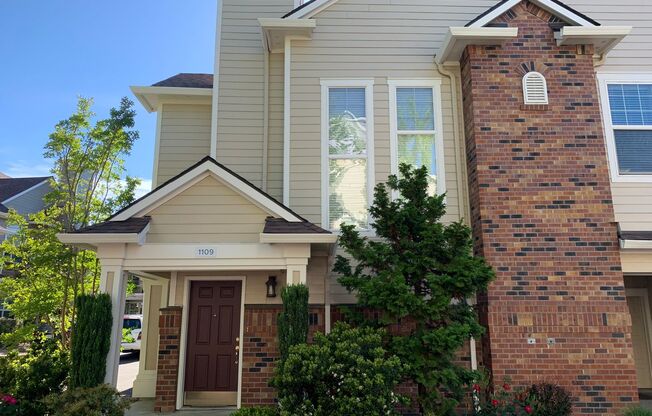 Gorgeous 2BD | 2BA Condo in the Heart of Orenco | GREAT Location | Water/Sewer/Garbage Included