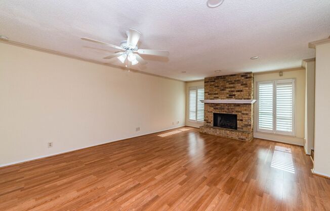 2-BEDROOM TOWNHOUSE IN ALAMO HEIGHTS I.S.D.