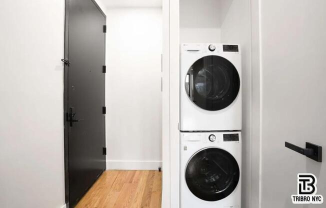 2 beds, 1 bath, $5,000, Unit 2S