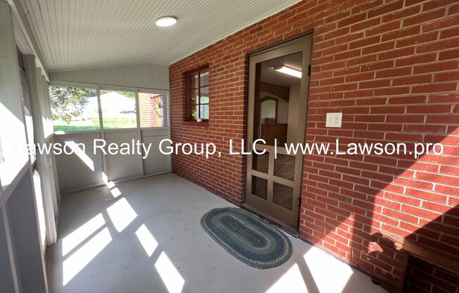 2 beds, 1 bath, $1,395