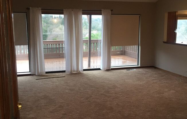 Great Location in Folsom-4 Bedroom Home!!