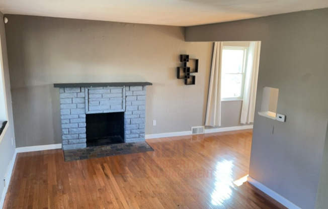 2 beds, 1 bath, $1,200