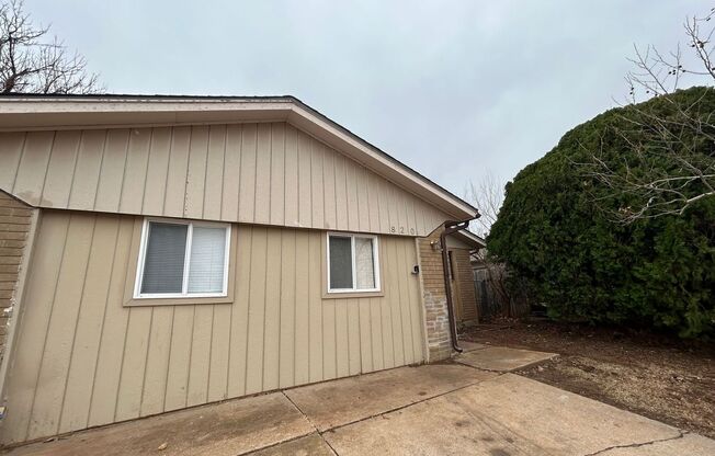 Cute 4 bed 2 bath!! Hefner and Western