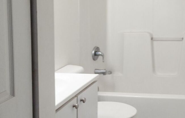 Studio, 1 bath, 615 sqft, $1,595, Unit 2009-12