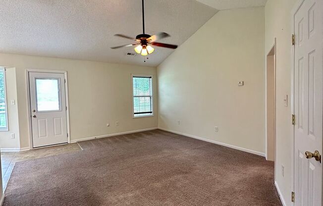 Beautiful ranch style home in Monroe, don't miss it!