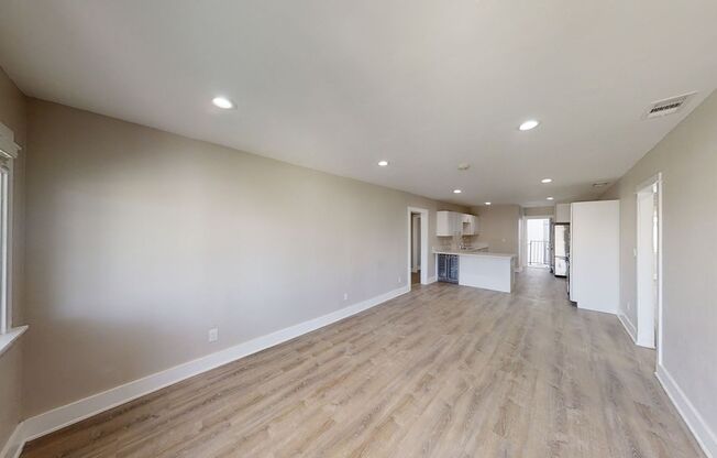 Renovated 5 bed 3 bath house on Art St