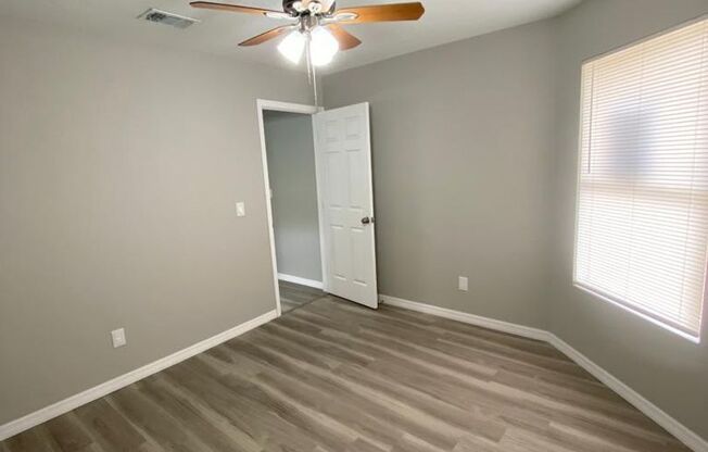 5444 Wood Crossing Street