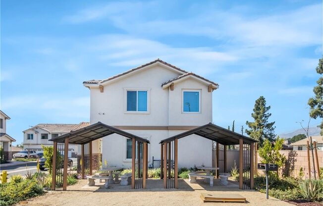 9223 Cypress Ave Fontana, CA 92335