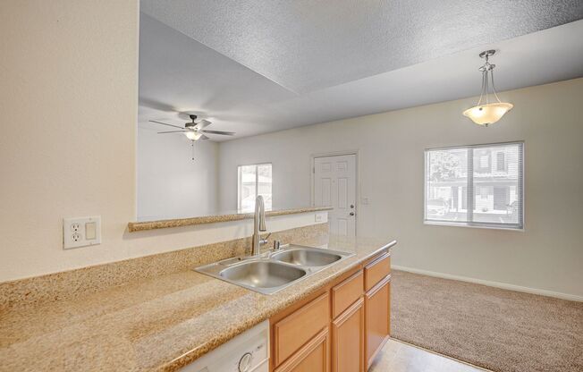 3 beds, 2 baths, $1,650, Unit # 136